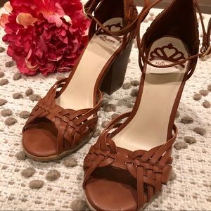 Brown sandals ♦️SOLD♦️